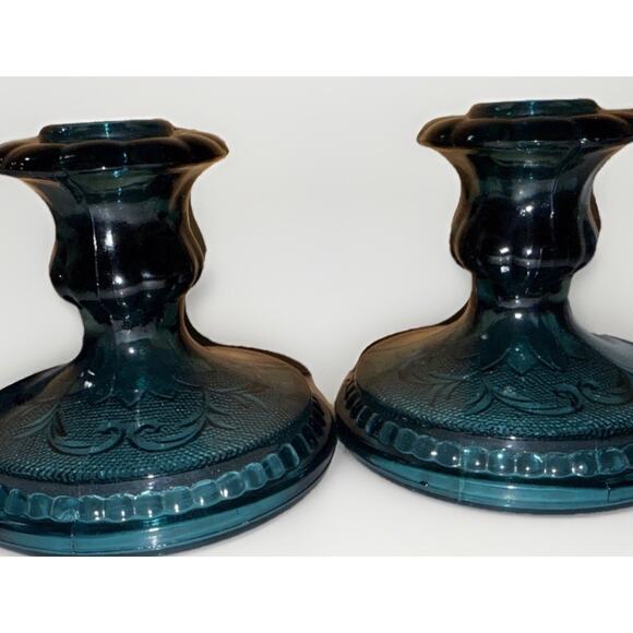 Tiara Indiana Glass Bicentennial Colonial Blue Sandwich Taper Candle Holders 4” - Picture 3 of 5